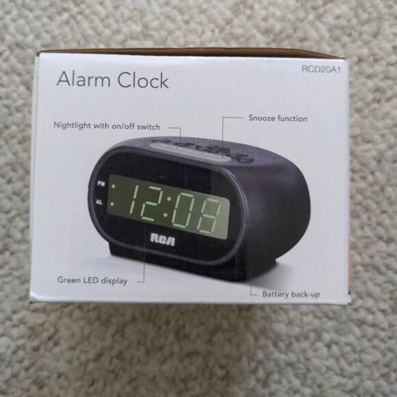 RCA 0.7 Display Alarm Clock - Picture 1 of 5